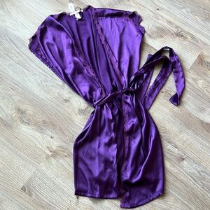Victorias Secret Purple Short Sleeved Robe